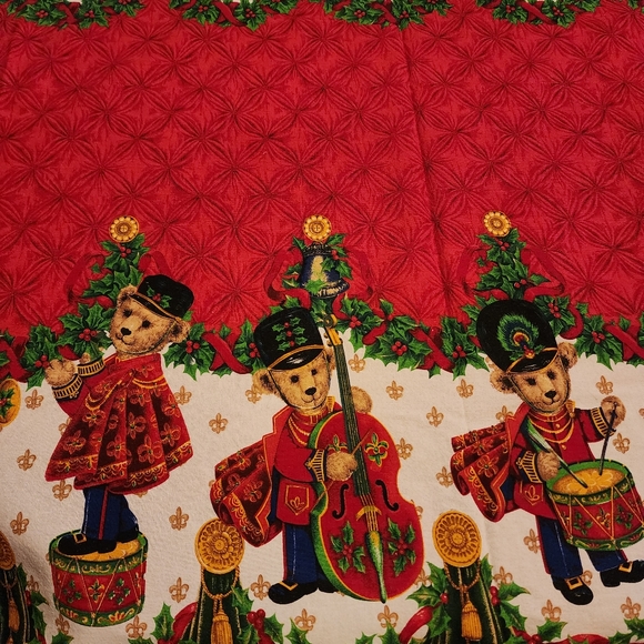 Wilton Court Christmas Holiday Tablecloth Marching Band Instrument Bears Soldier - Picture 4 of 11